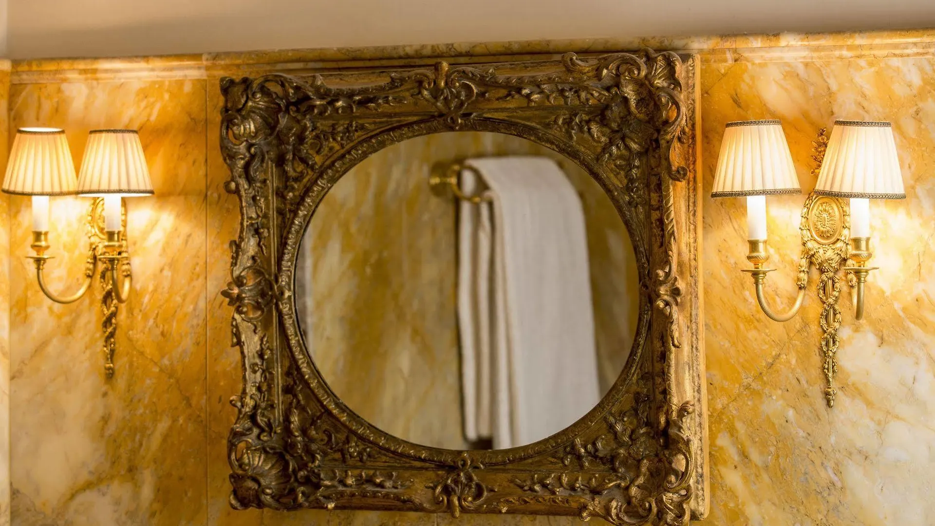 פירנצה Torre Mannelli Suites בית הארחה